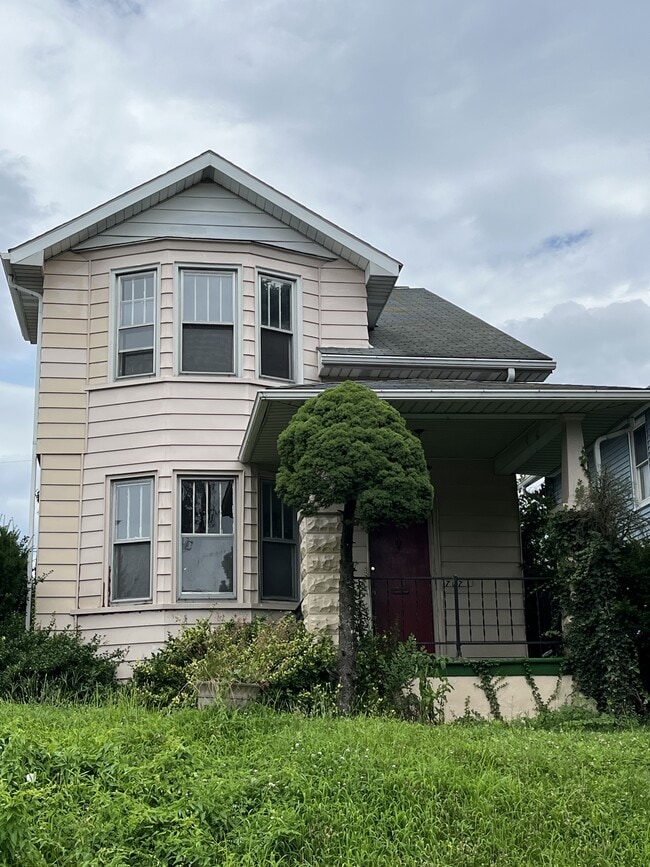 property at 707 S 25th St
