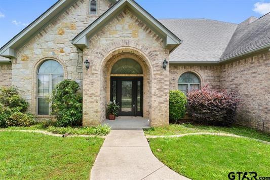15233 Wagon Wheel Cir in Chandler, TX - Building Photo