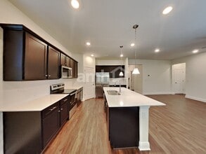 6245 Emerald Hls Wy in Wesley Chapel, FL - Foto de edificio - Building Photo