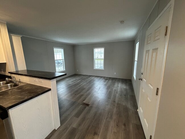 67 W Arizona in Belleville, MI - Building Photo - Building Photo