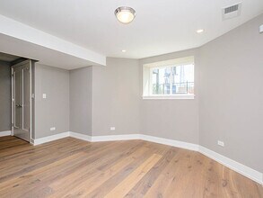 3750 N Bernard St in Chicago, IL - Building Photo - Building Photo