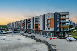 Boardwalk Residences in Newport, KY - Building Photo - Building Photo