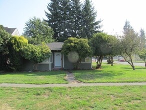 701 Talcott St in Sedro Woolley, WA - Building Photo - Building Photo