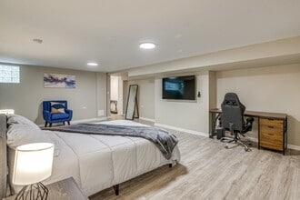 1653 E 70th St in Chicago, IL - Foto de edificio - Building Photo