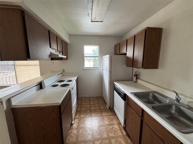 property at 3213 Hirschfield Rd