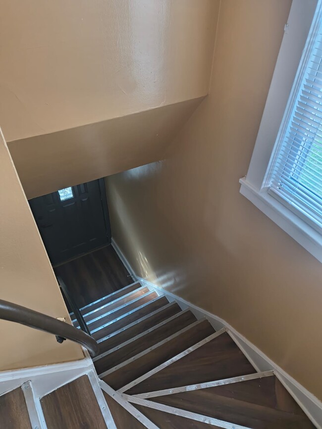 637 S 8th Ave, Unit Apt in Mount Vernon, NY - Building Photo - Building Photo