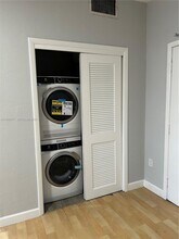 1360 Collins Ave in Miami Beach, FL - Building Photo - Building Photo