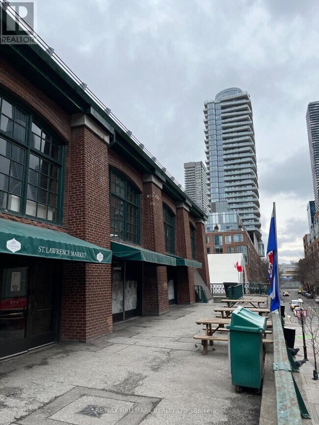 1 Market St. in Toronto, ON - Building Photo - Building Photo