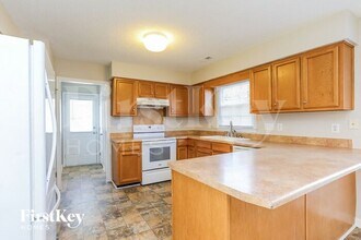 4906 Riding Ridge Dr in Greensboro, NC - Building Photo - Building Photo