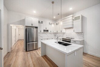 3726 NW 93rd St in Kansas City, MO - Building Photo - Building Photo