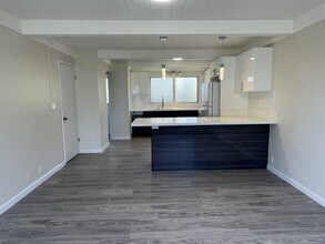 861 Ala Lilikoi St in Honolulu, HI - Building Photo - Building Photo