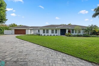 17526 Wagon Wheel Dr in Boca Raton, FL - Foto de edificio - Building Photo