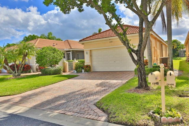 7240 Cataluna Cir in Delray Beach, FL - Building Photo - Building Photo