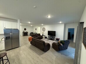 8486 Horsebit Cir in Jacksonville, FL - Foto de edificio - Building Photo