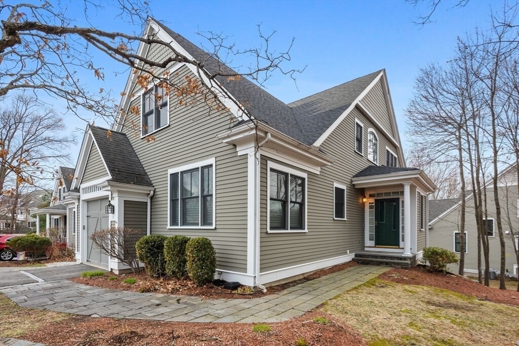 3 Deer Path Ln in Reading, MA - Building Photo