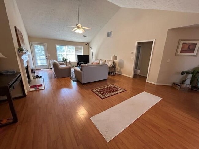 416 Canterbury Pl Dr in Suwanee, GA - Building Photo - Building Photo