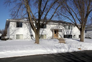 Centennial & Heritage Apartments in Farmington, MN - Building Photo