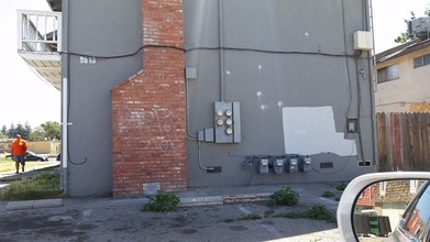 8613 Santa Paula Way in Stockton, CA - Foto de edificio - Building Photo