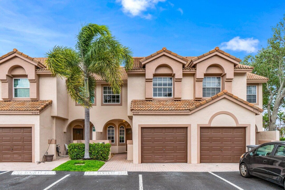 9458 Boca River Cir in Boca Raton, FL - Building Photo