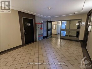 250 Brittany Dr in Ottawa, ON - Building Photo - Building Photo