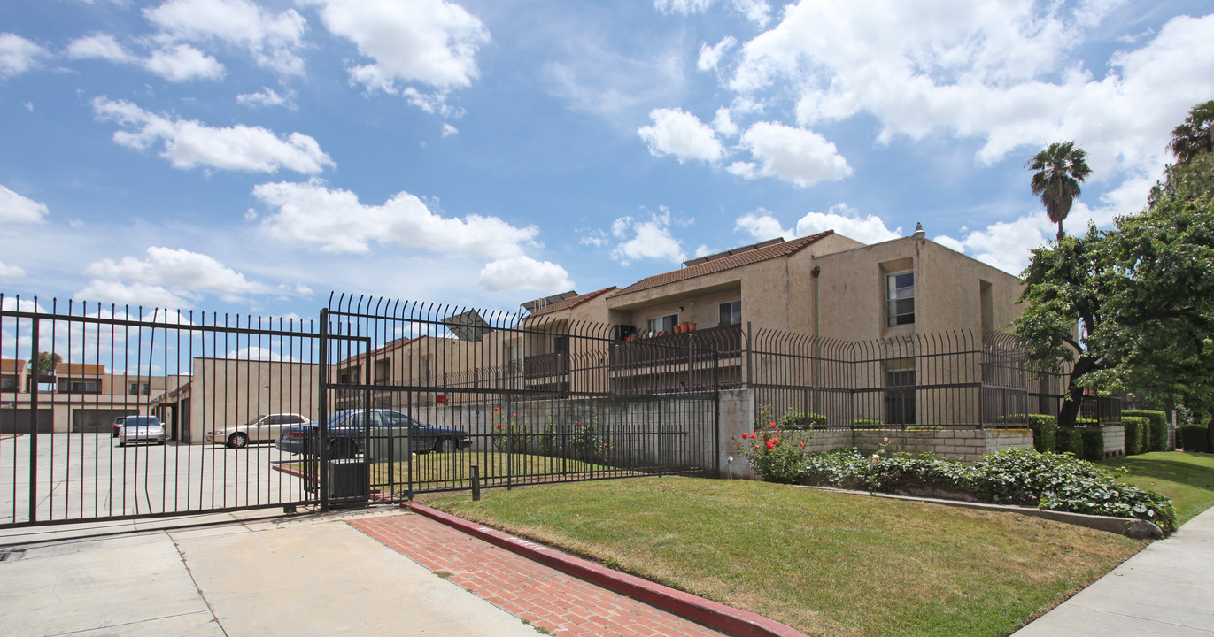 1520 California Ave in La Puente, CA - Building Photo