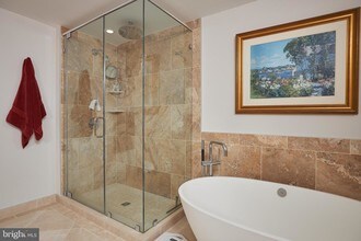 4915 Hampden Ln-Unit -204 in Bethesda, MD - Building Photo - Building Photo