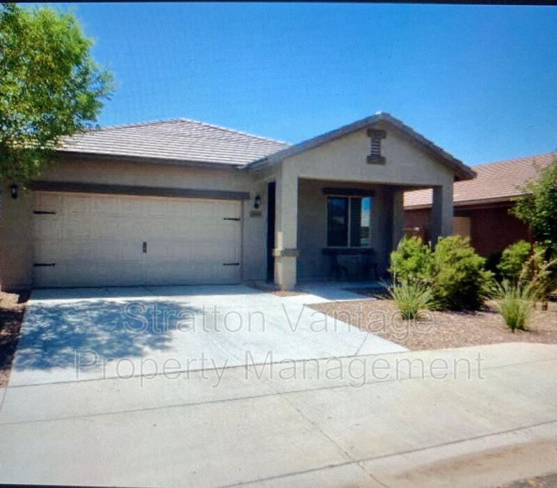 24531 W Mobile Ln in Buckeye, AZ - Building Photo