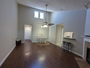 6528 Chaprice Ln, Unit 103 in Montgomery, AL - Foto de edificio - Building Photo