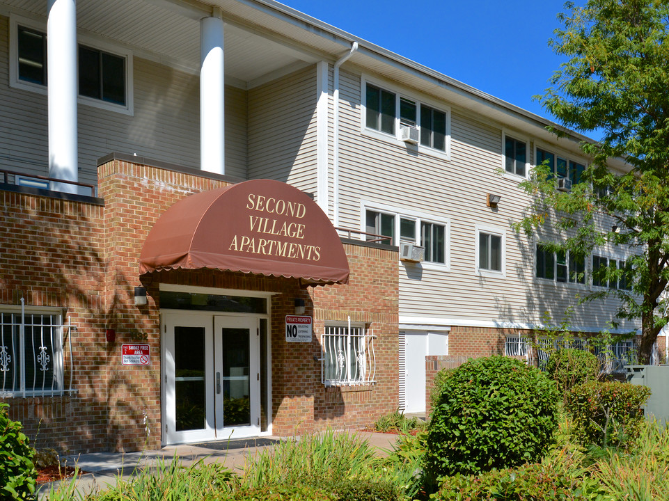 Cathedral Manor in Hartford, CT - Building Photo