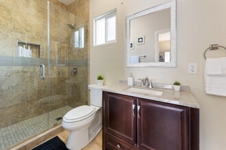 2521 W California St in Santa Ana, CA - Building Photo - Building Photo