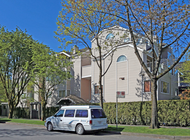 806-808 W 14th Ave in Vancouver, BC - Building Photo - Primary Photo