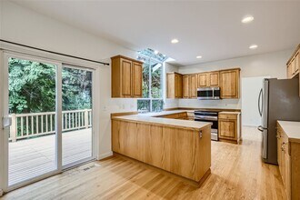 9038 NE 160th Pl in Kenmore, WA - Building Photo - Building Photo