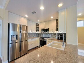 6119 Christine Ln in Lakewood, CA - Foto de edificio - Building Photo