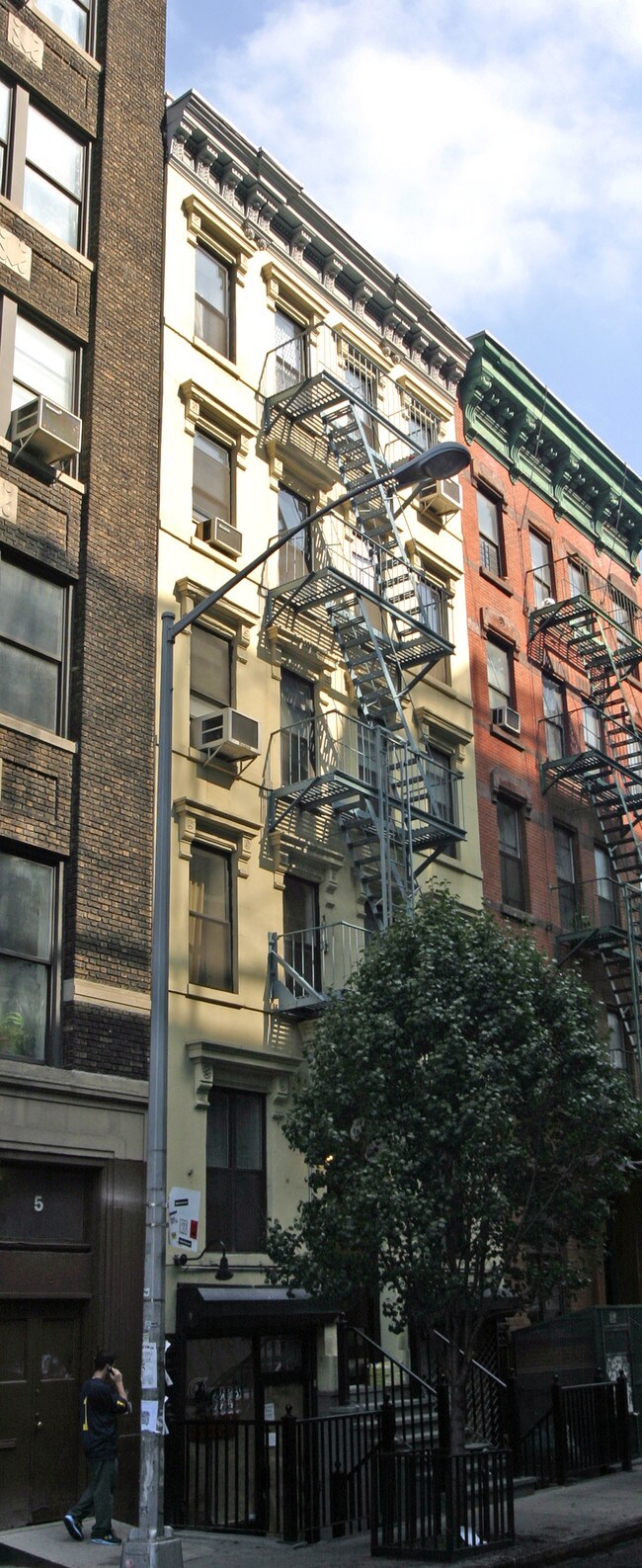 7 E Third St in New York, NY - Foto de edificio - Building Photo