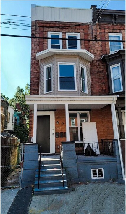 2808 W Oxford St in Philadelphia, PA - Building Photo