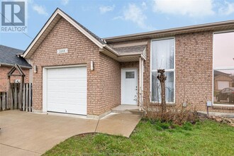 2668 Teedie Cres in Windsor, ON - Building Photo - Building Photo