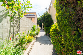 3961 Moore St in Los Angeles, CA - Building Photo - Building Photo