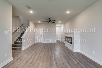 924 Cooksey Ct in Grandview, TX - Building Photo - Building Photo