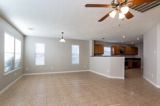 1227 Grassy View Dr in Houston, TX - Building Photo - Building Photo
