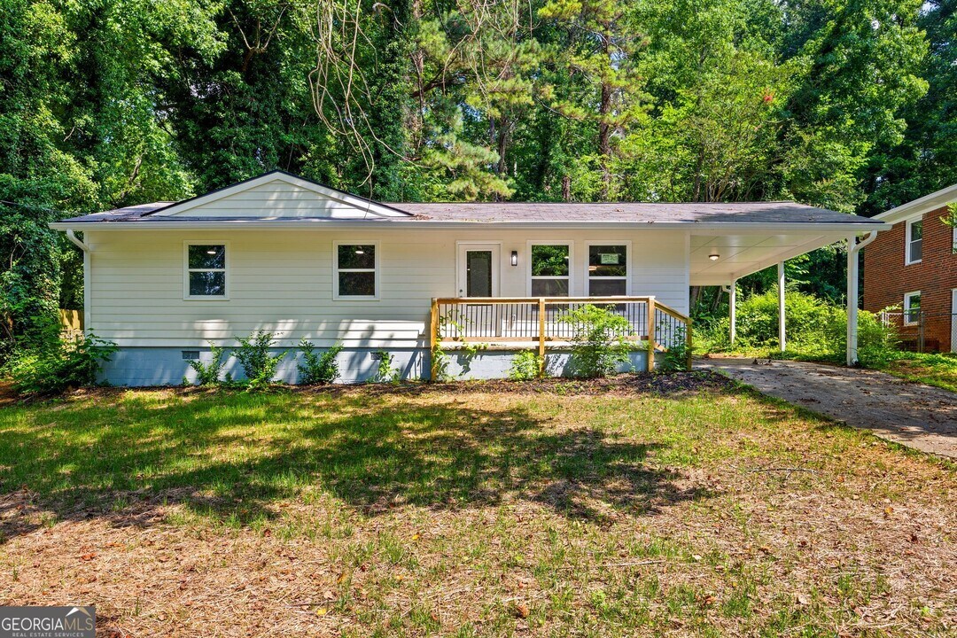 53 Lucia Dr SE in Smyrna, GA - Building Photo
