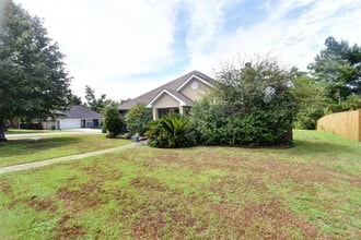 15065 Warren Dr in Gulfport, MS - Foto de edificio - Building Photo
