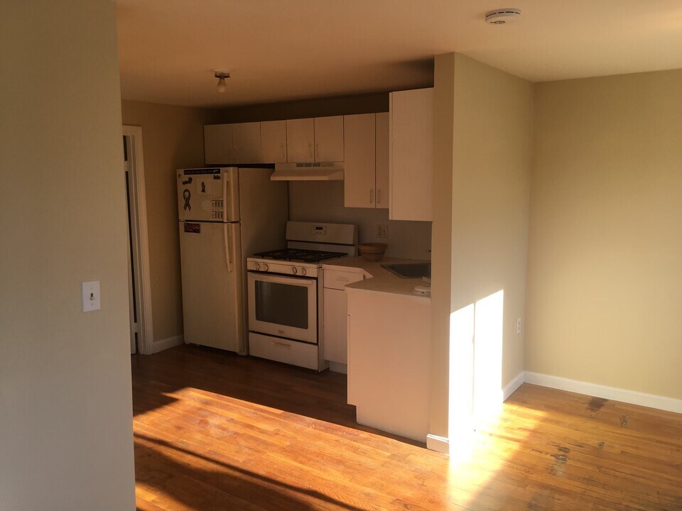 635 Somerville Ave in Somerville, MA - Building Photo