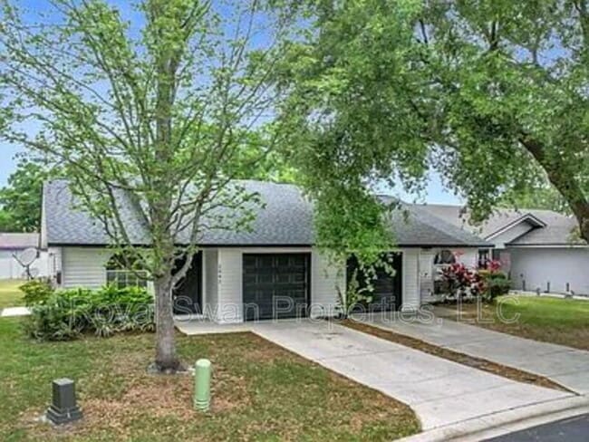 2042 Windward Pass in Lakeland, FL - Building Photo - Building Photo