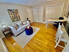 7 Mortimer Pl in Somerville, MA - Building Photo - Building Photo