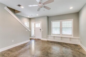 911 Cedar Hill Ave in Dallas, TX - Building Photo - Building Photo