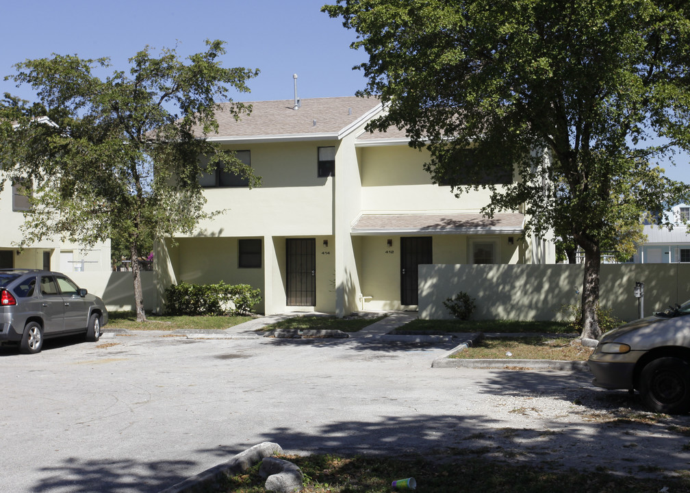 Town Park in Miami, FL - Foto de edificio