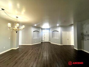 10919 Golden Valley Dr in Bakersfield, CA - Building Photo - Building Photo