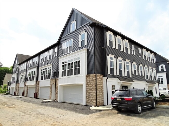 320 Mayer Pl