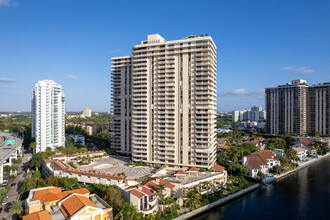 Turnberry Towers in Miami, FL - Building Photo - Building Photo