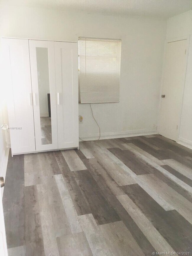 1030 NW 106th St-Unit -R1 in Miami, FL - Building Photo - Building Photo